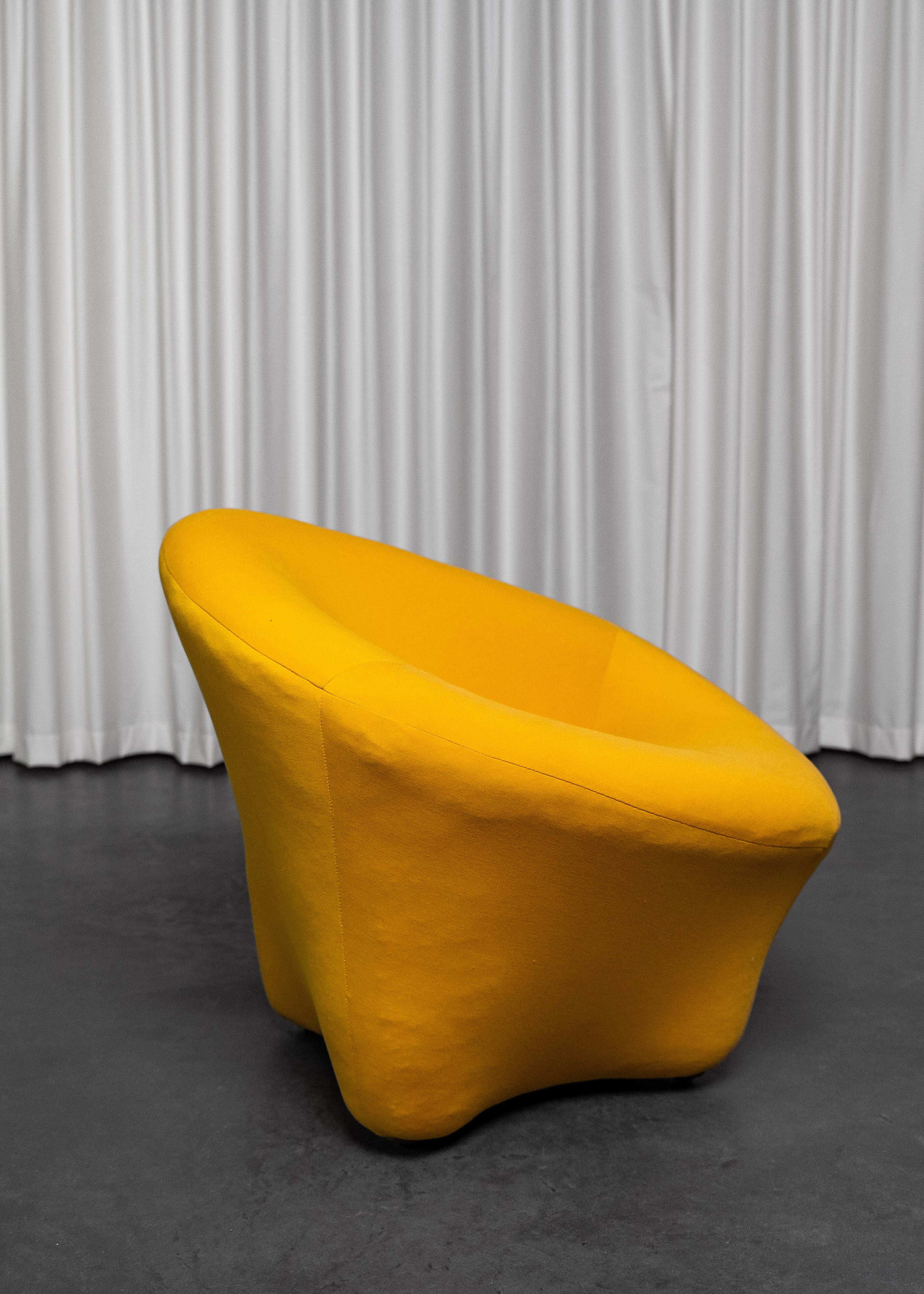 Set of 3 Space Age armchairs in the style of Pierre Paulin.