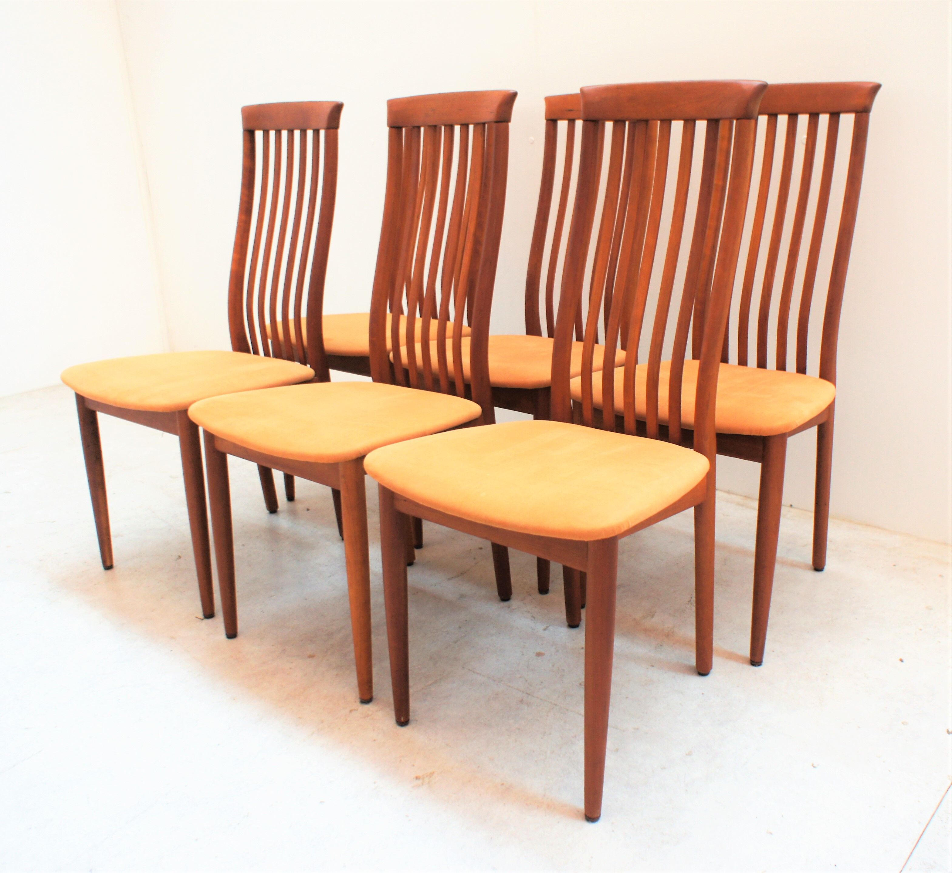 Series of six Scandinavian chairs in solid teak