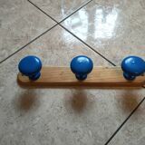 coat rack with 3 hooks