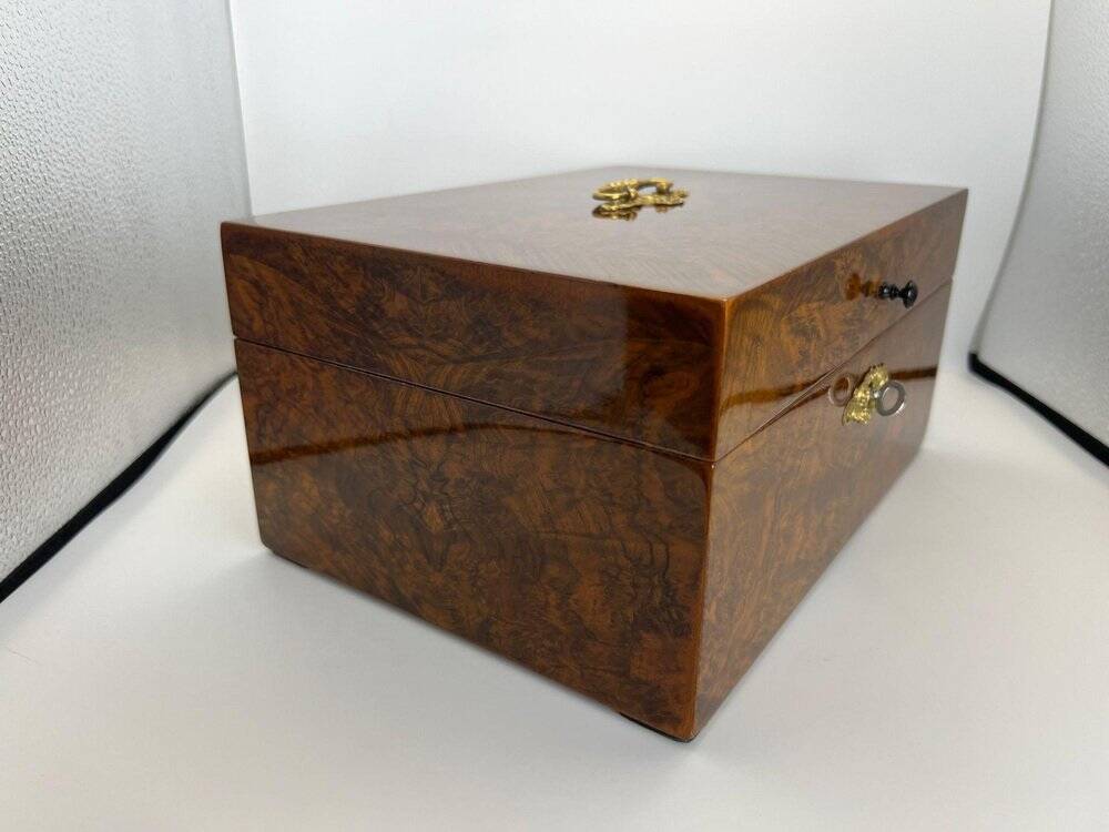 Late Biedermeier Box in Walnut and Walnut Burl, Austria, 1850s