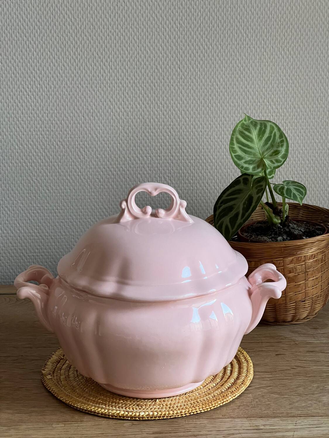 Pink soup tureen