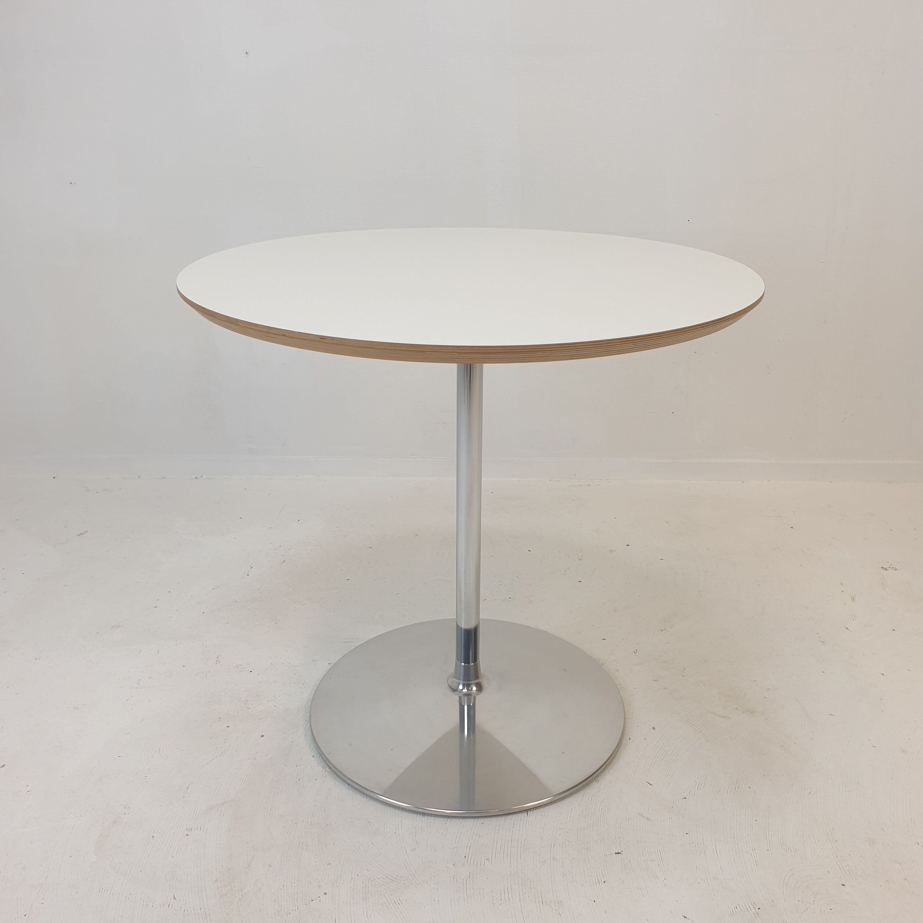 Round Dining Table by Pierre Paulin for Artifort