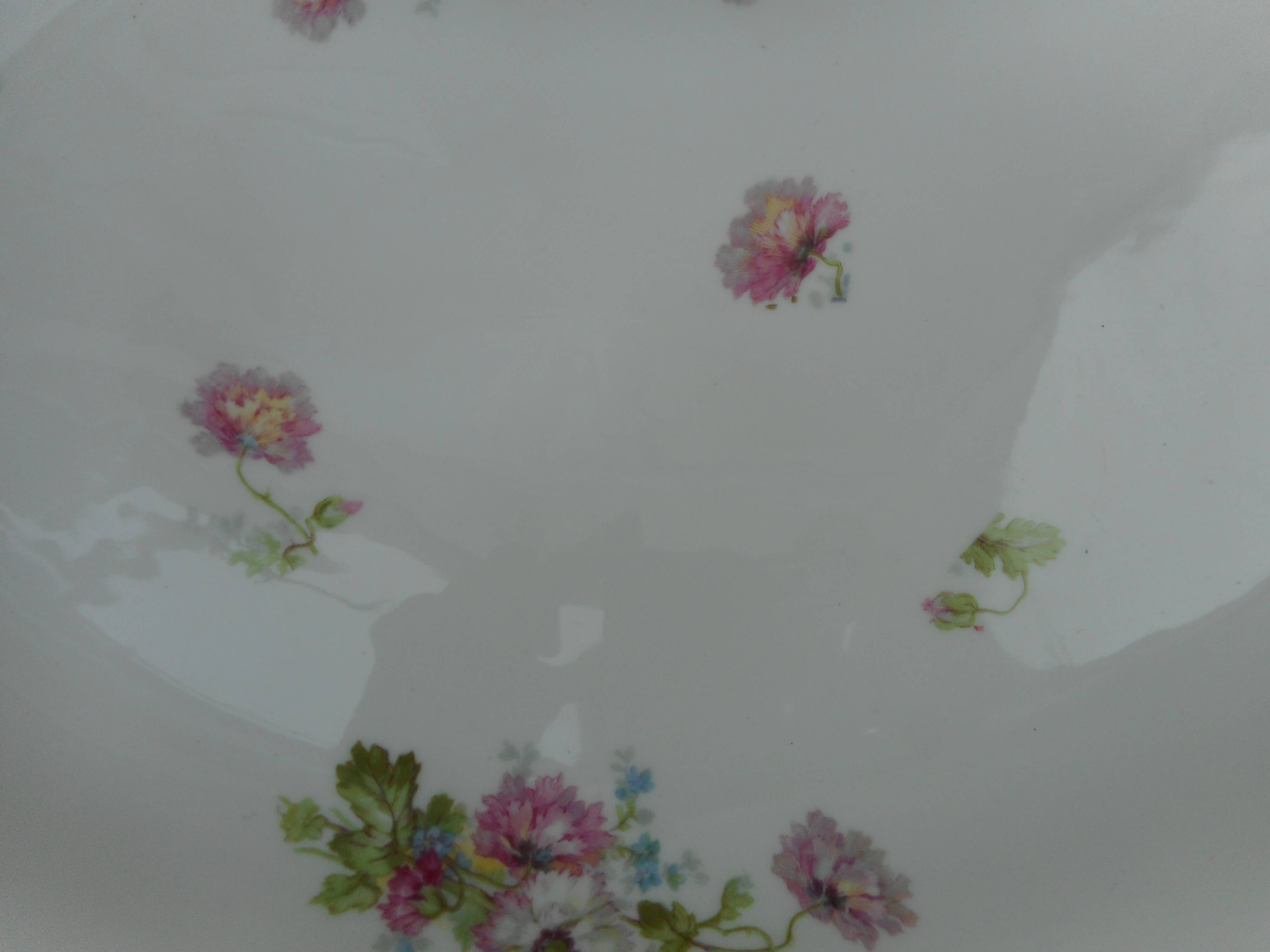 Porcelain dish decorated with flowers
