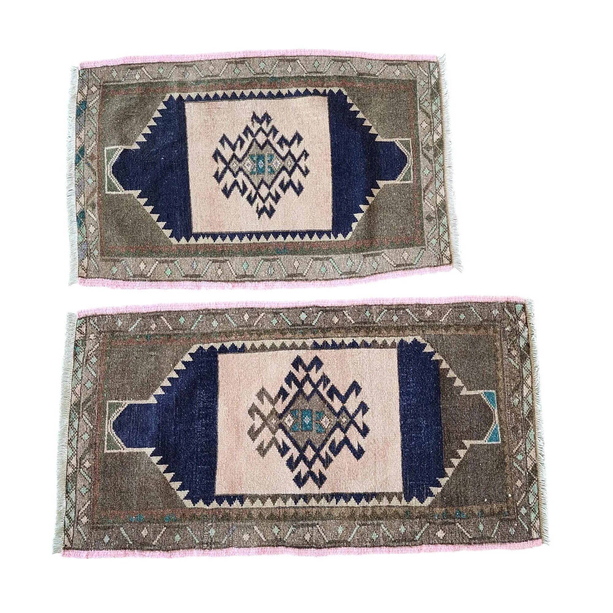 Vintage Turkish hallway rug 53x1 cm