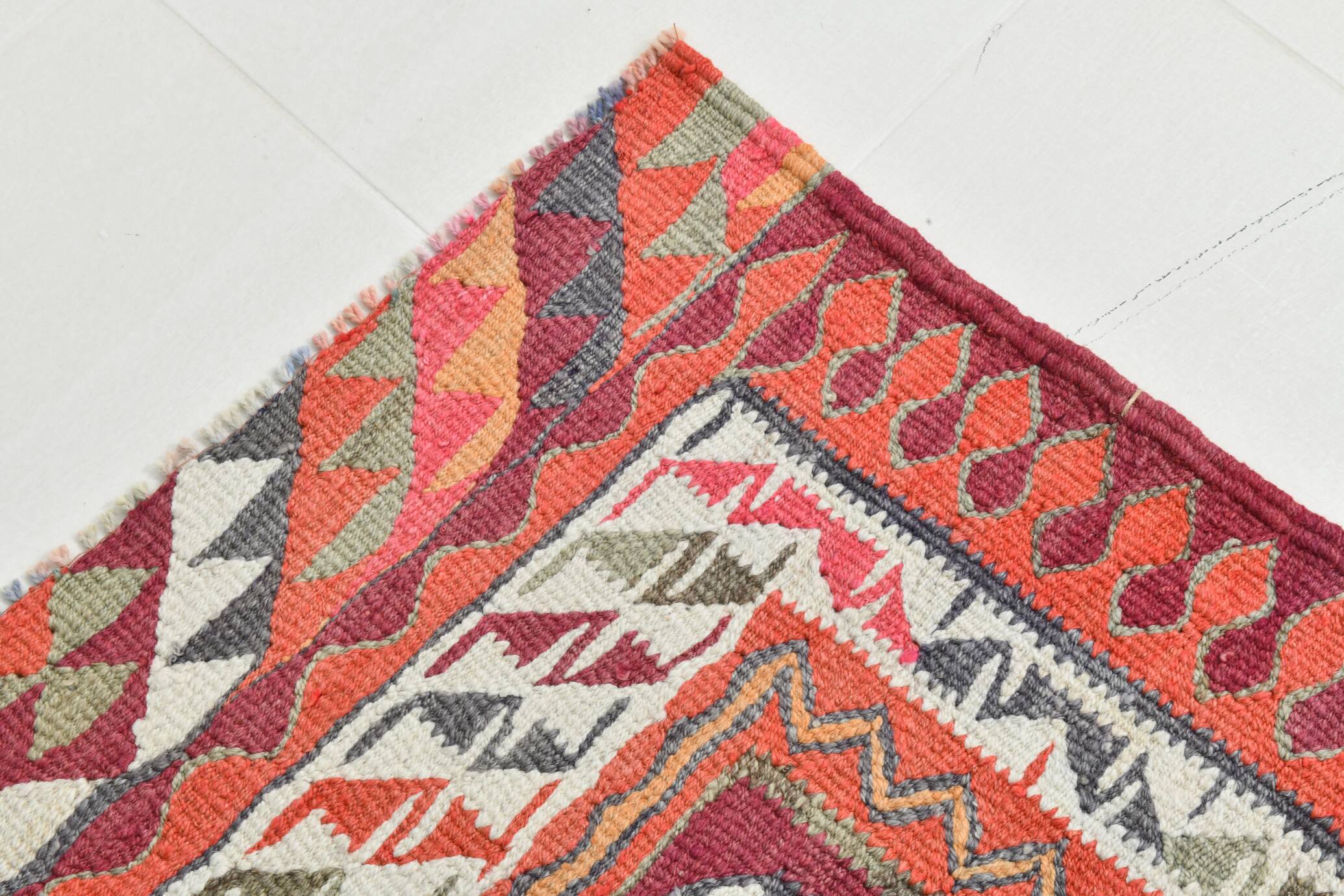 Red & Burgundy Vintage Runner Rug, 102x274Cm