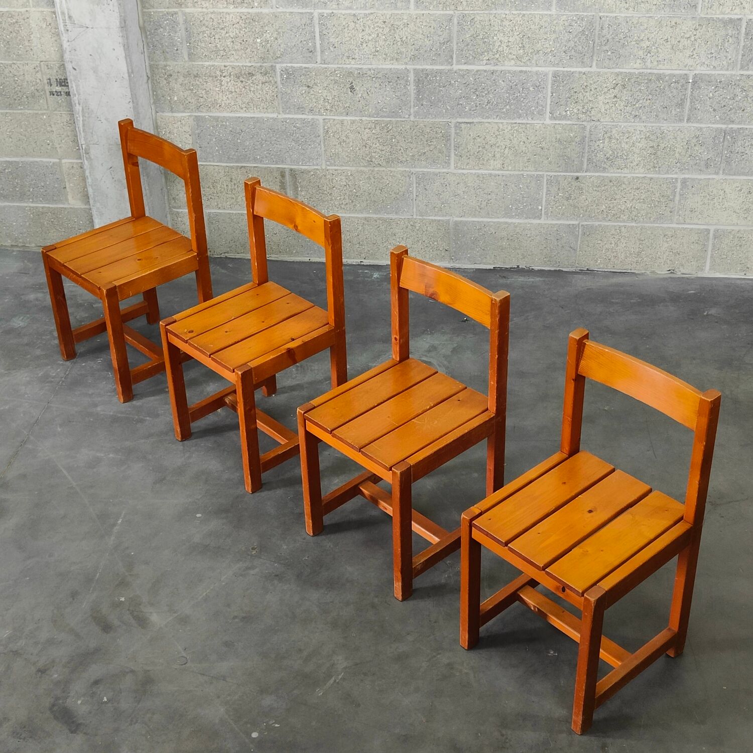 Set of 4 cubic chairs in blond pine year 60 by andré sornay