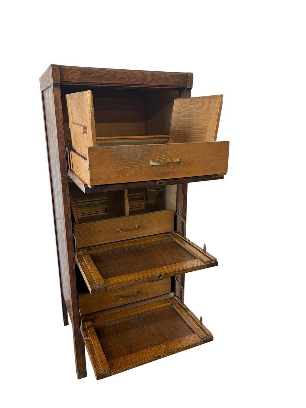Commode à tiroirs vintage en bois / armoire d'archives / armoire de notaire