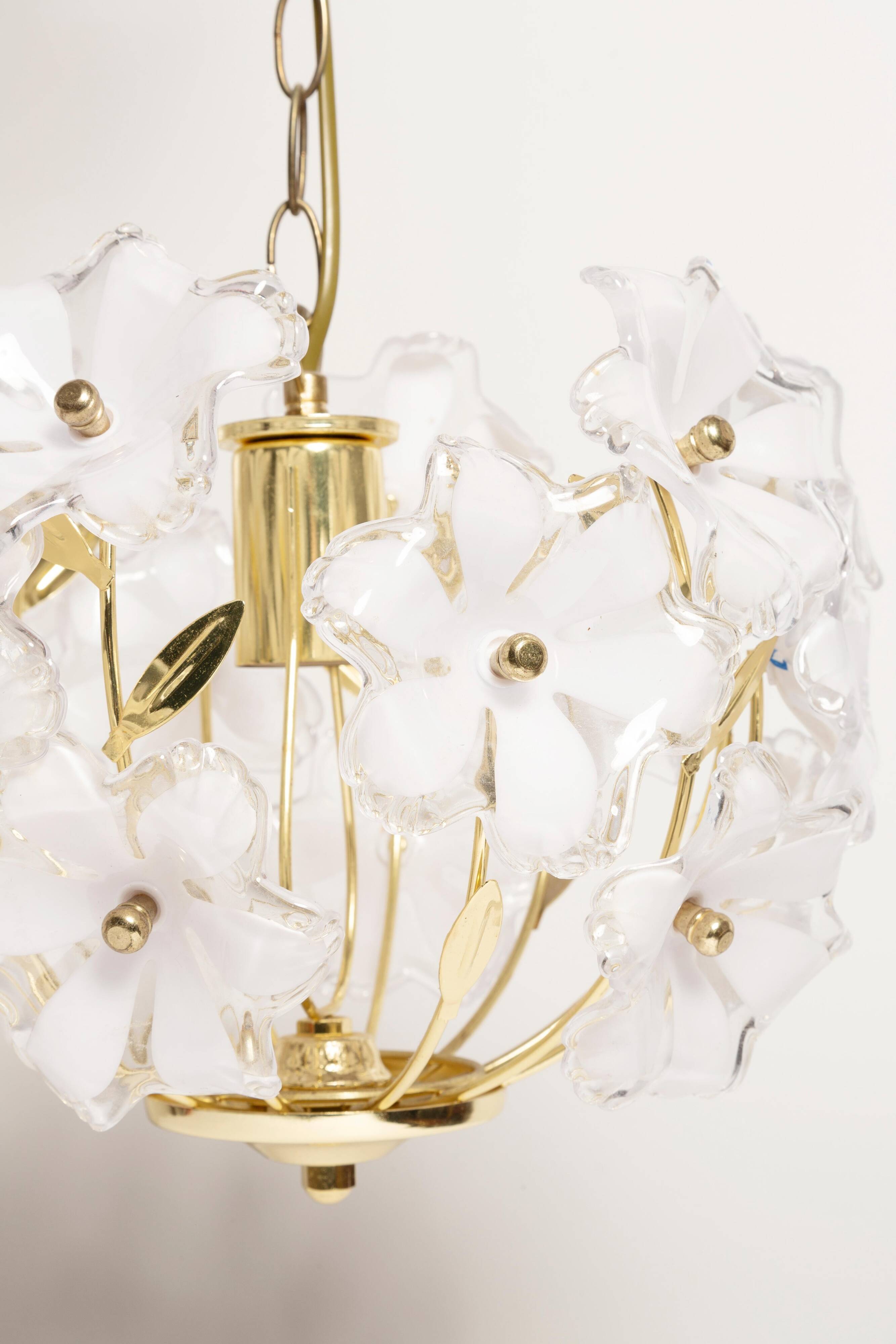 Medium Hollywood Regency style ceiling light, white flowers, Italy, 1960s.