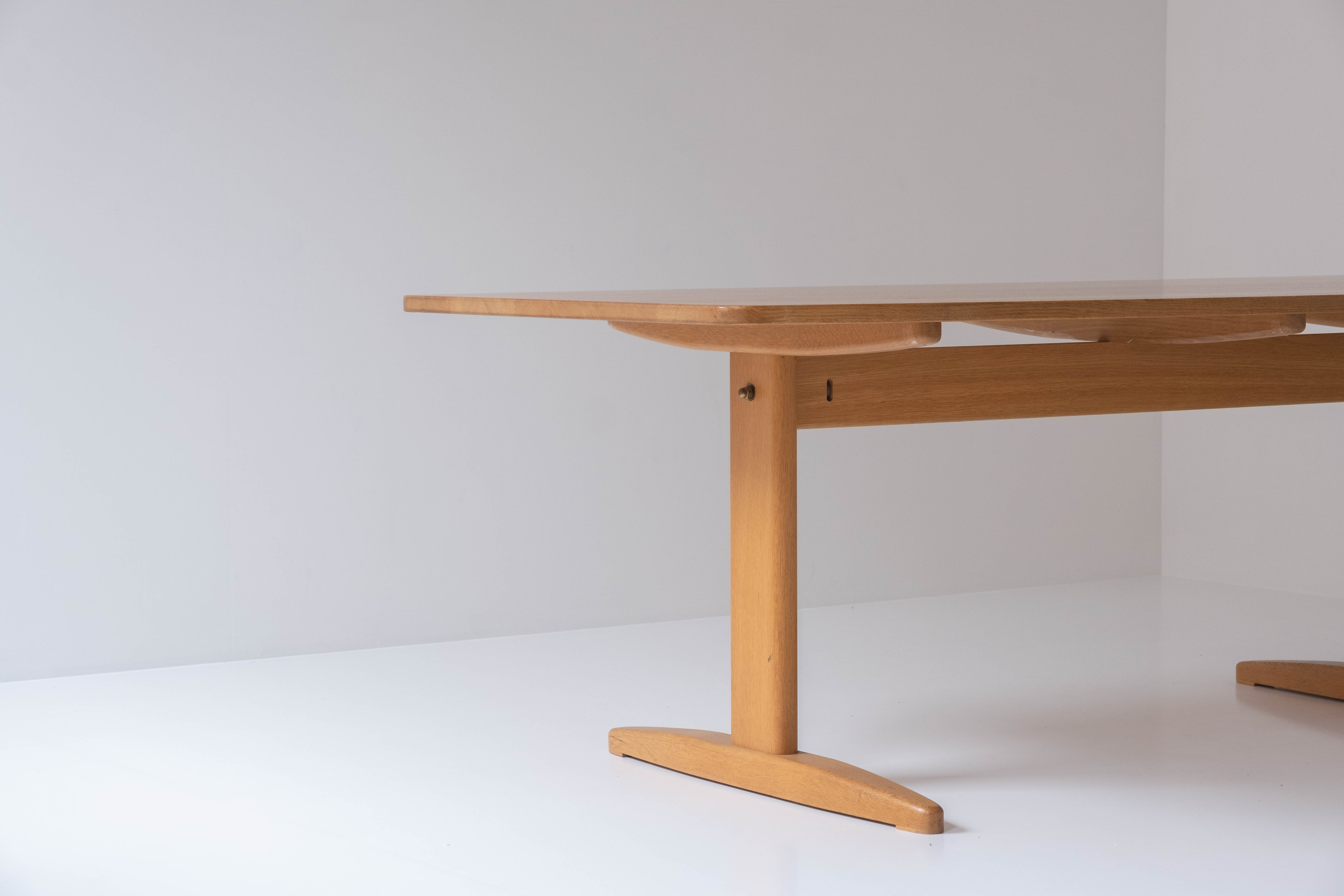 Shaker dining table designed by Børge Mogensen for Carl Madsen & Son, Denmark 1960s.