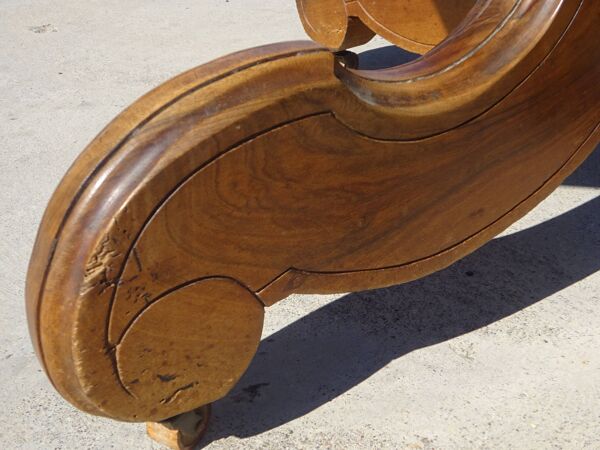 Ancienne table en noyer, pied central