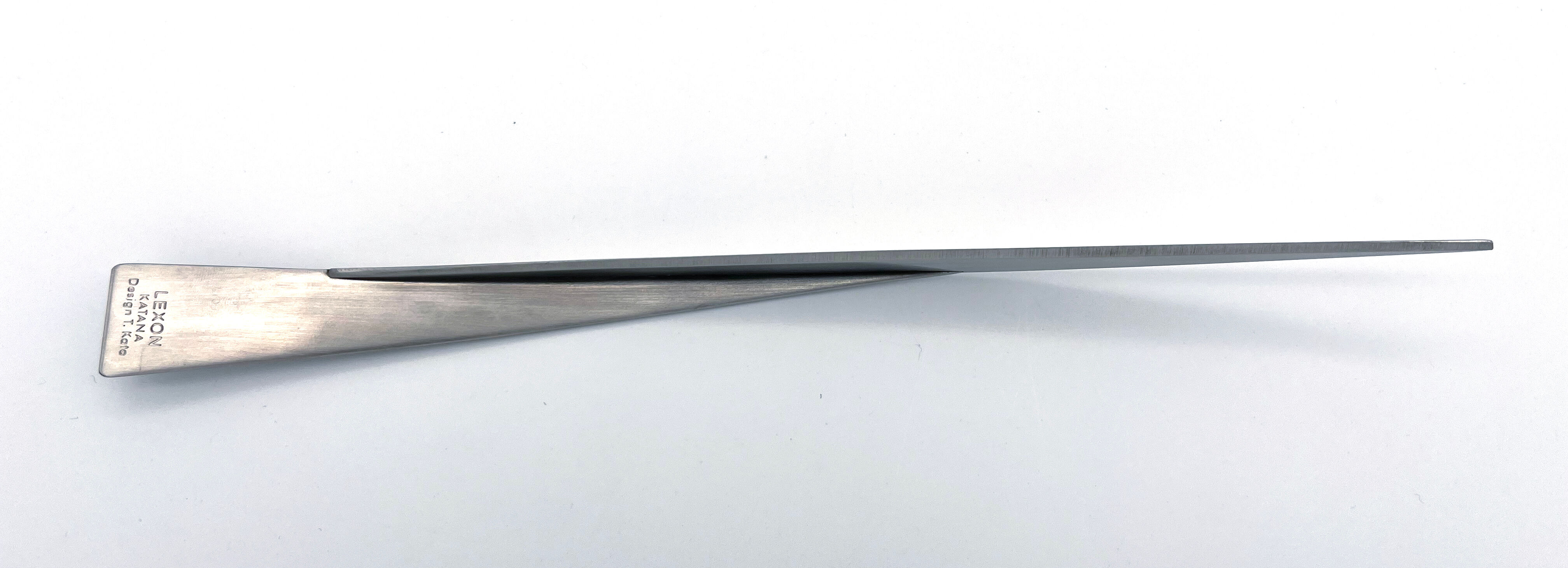 T. Kato - ouvre lettre "katana" pour Lexon Design - circa 1995