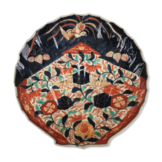 Imari porcelain dish from Japan in the shape of a scallop shell Blue, red and turquoise