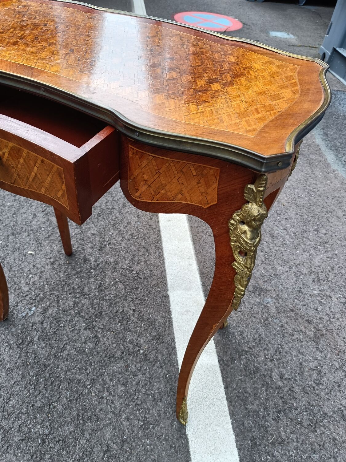 Table marqueterie ancienne style Louis XV