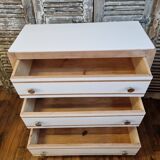 White and wood chest of drawers
