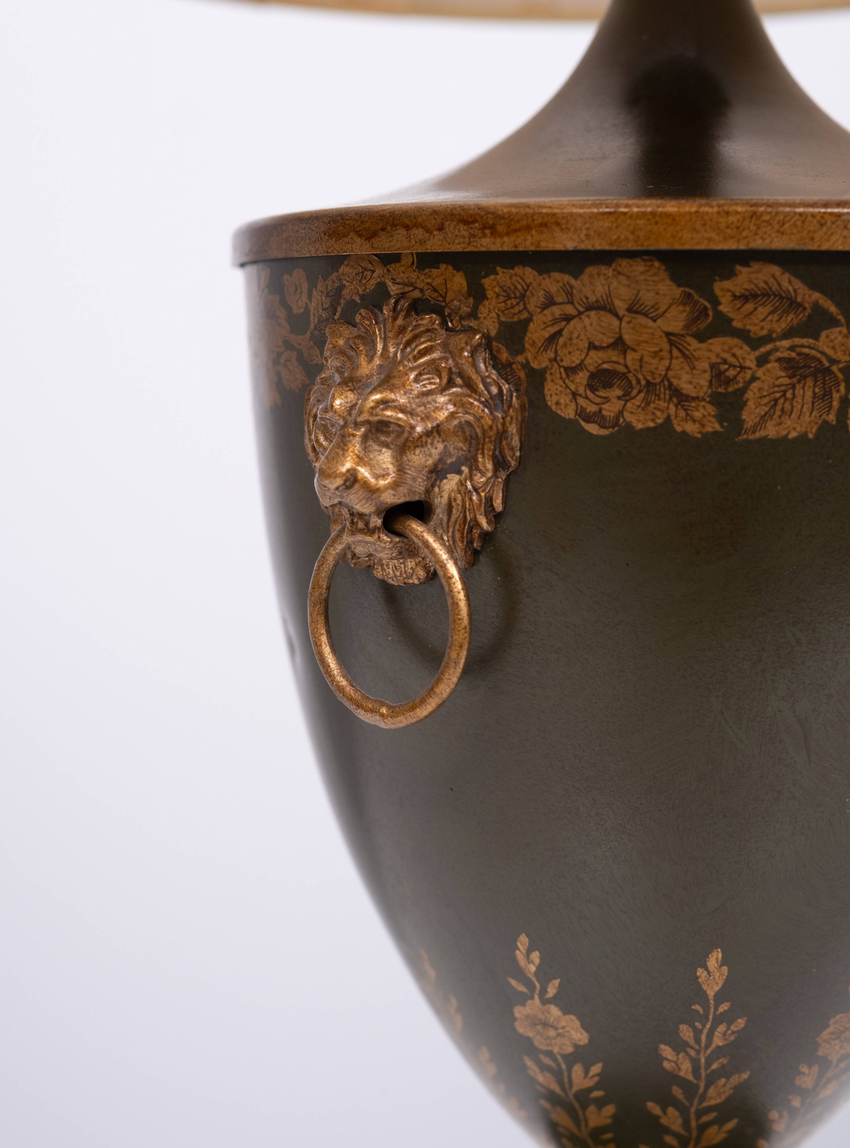 Beautiful metal green-painted tôle table lamp 1960s france