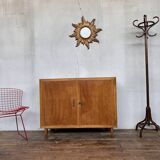 Scandinavian row adjustable shelf