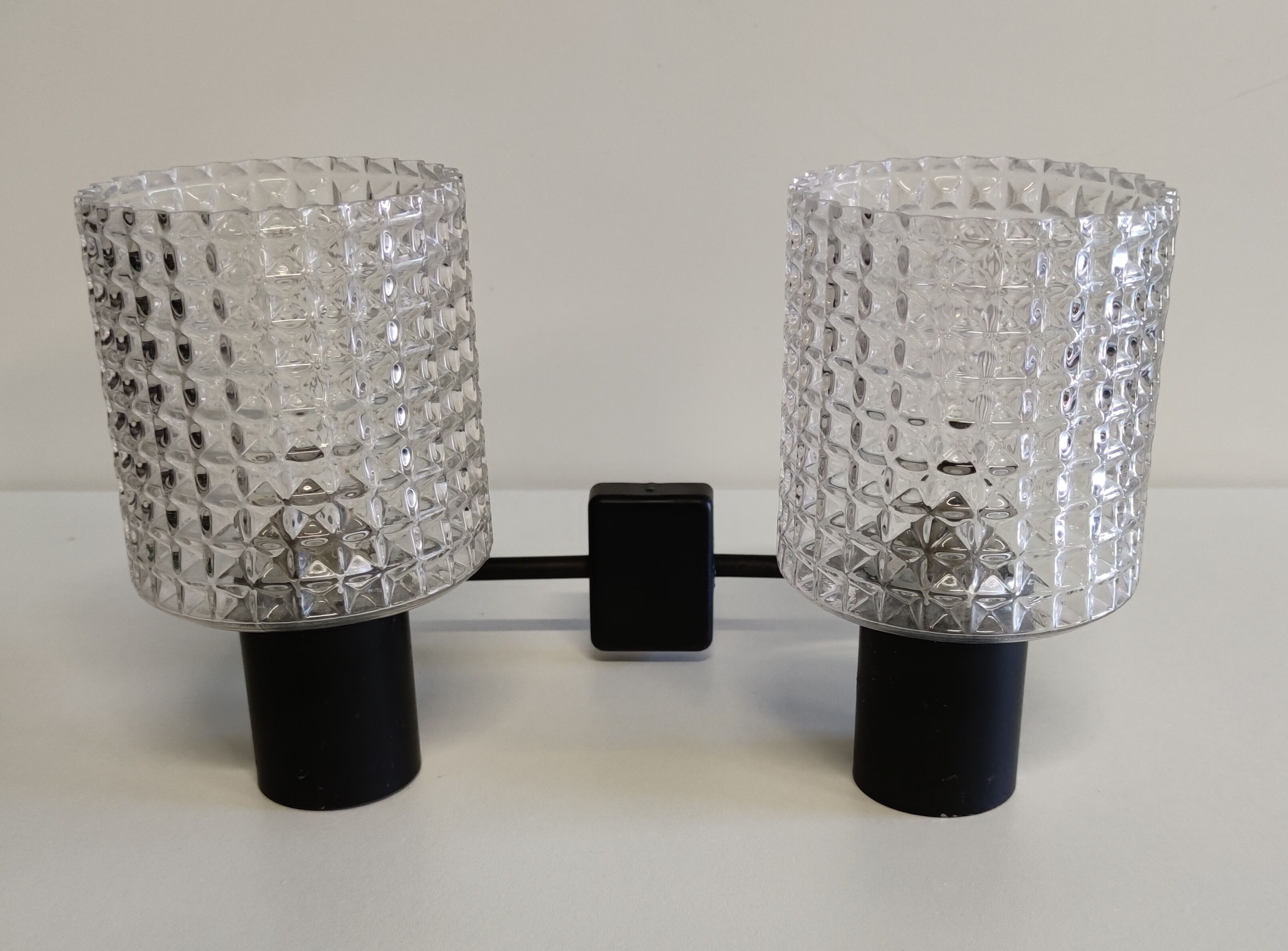 Metal/glass wall lamp