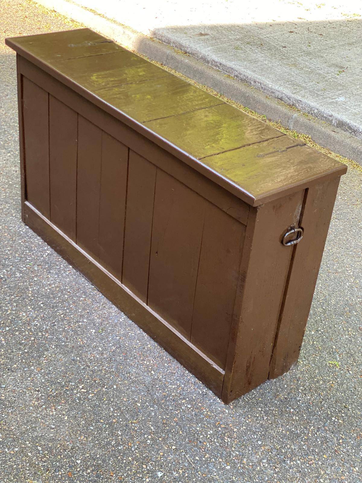 Vintage wooden farmhouse trunk 117x31x68cm