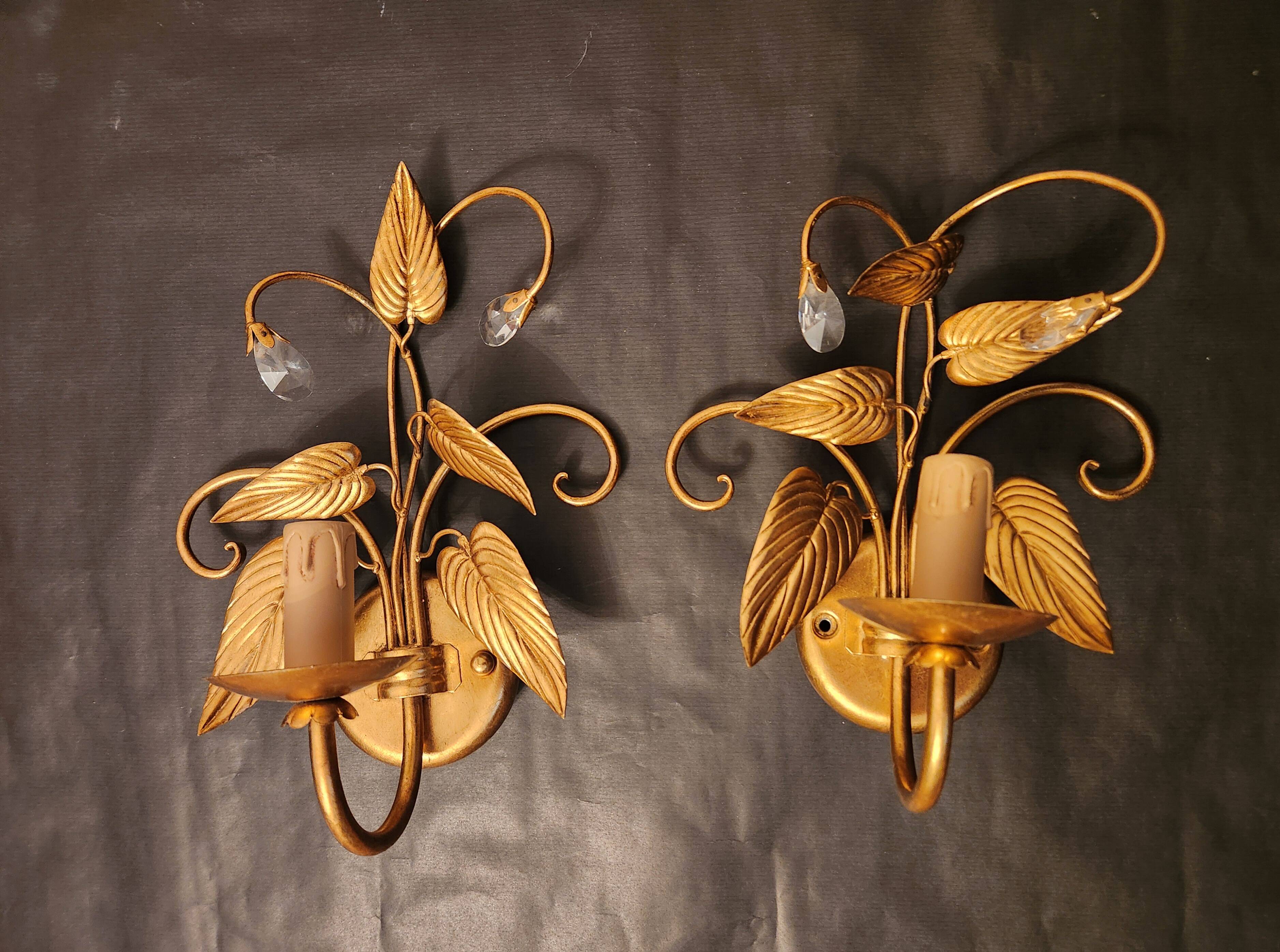 Shabby Wandlampe vergoldet Blattgold Kristallelemente Hollywood Regency 70s