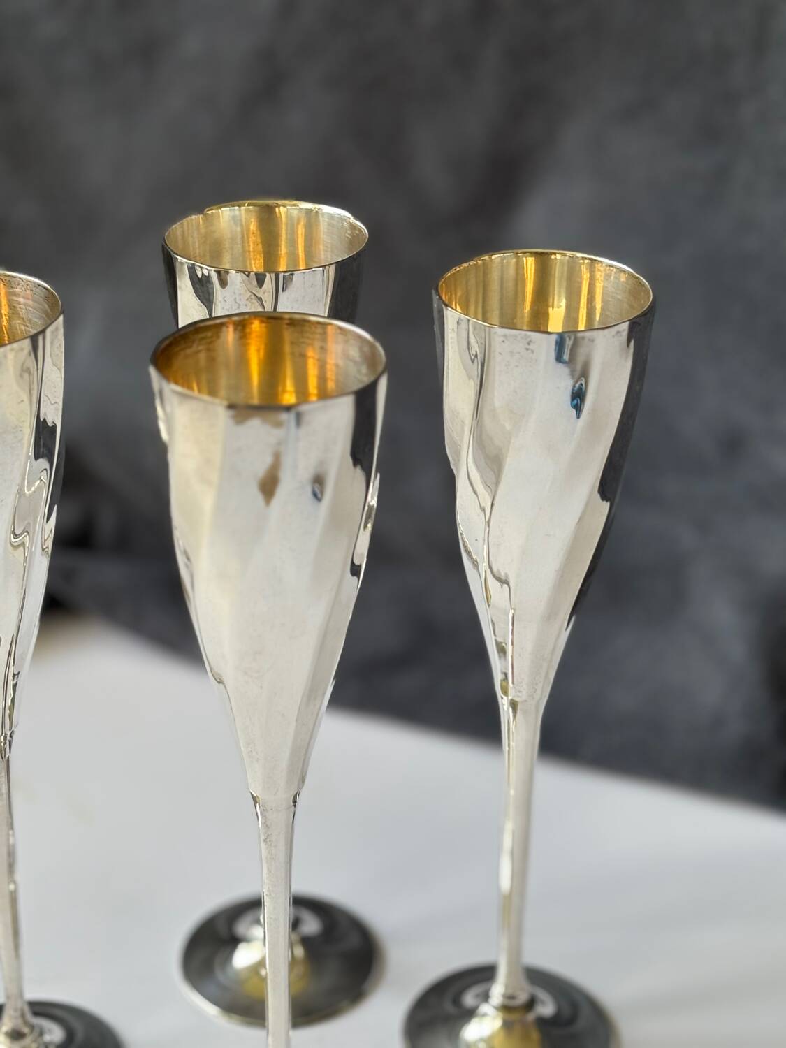Flûtes à champagne art déco en métal argenté