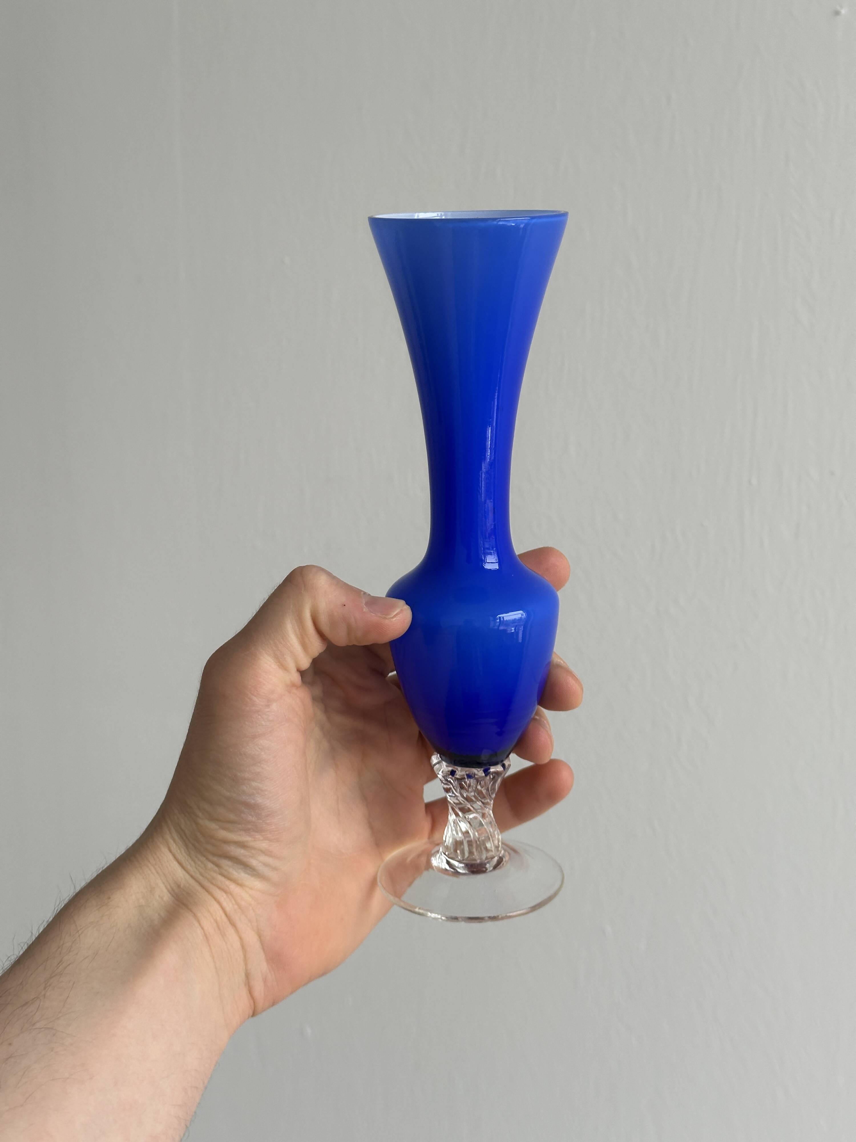 Pair of single-flower vases