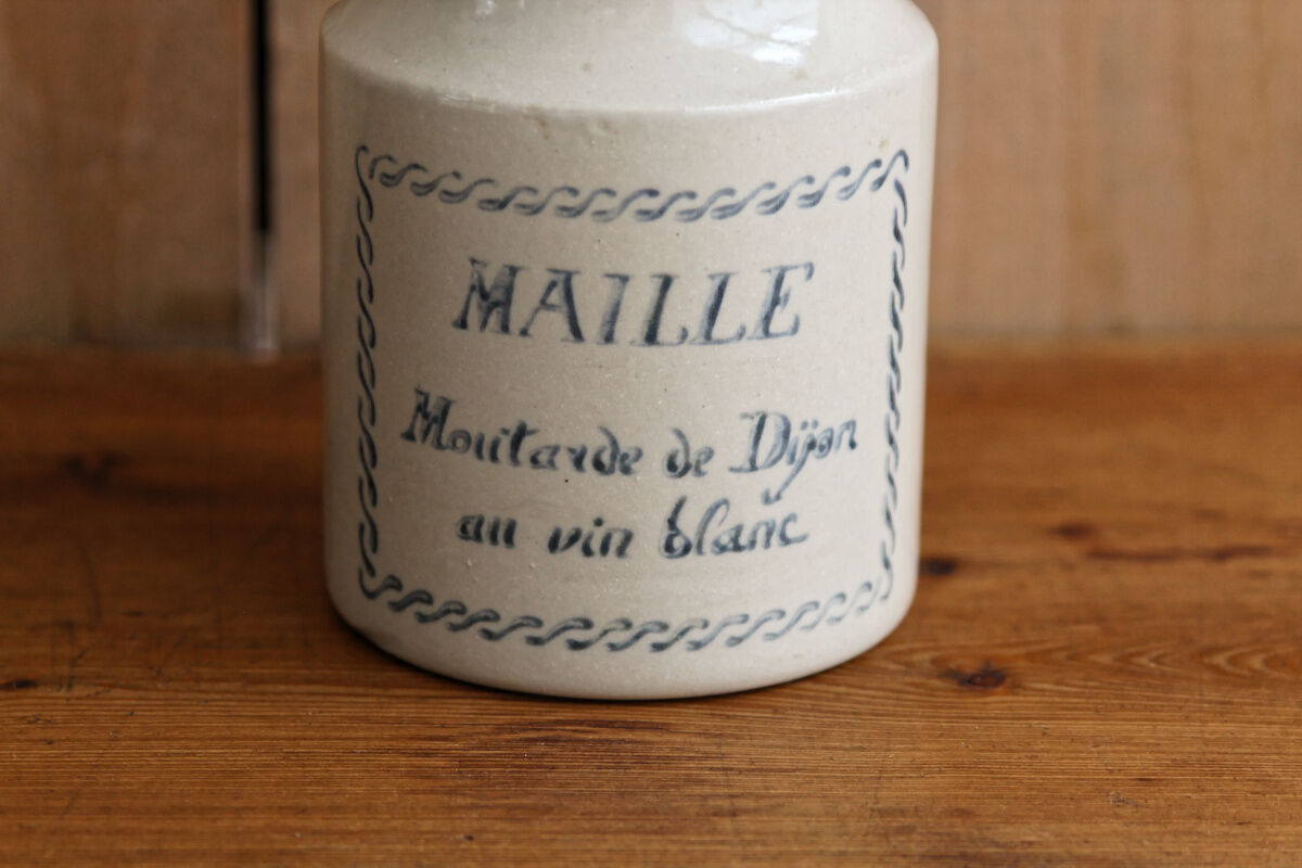 Old mustard pot Mesh sandstone