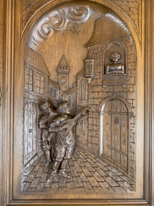 Buffet deux-corps en noyer sculpté, Style Renaissance, Fin XIXe siècle