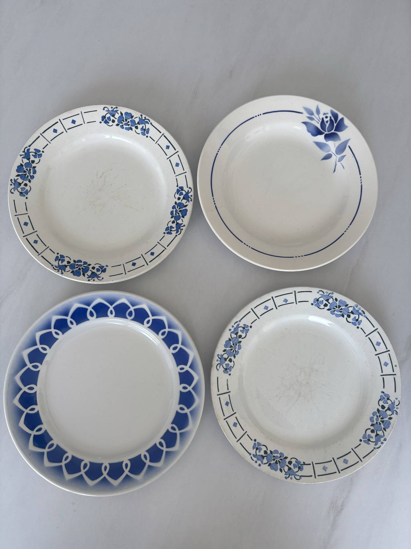 Lot of 4 antique earthenware plates from 1950, Saint Amand - plates bl