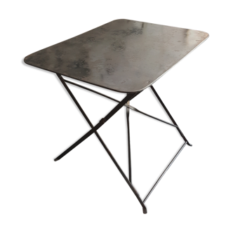 Table en acier
