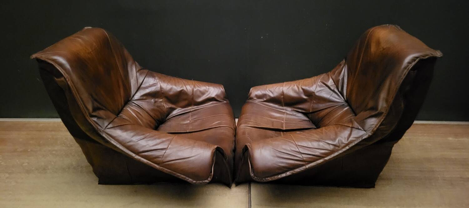 Pair of Vintage Brutalist armchairs from the 60s in leather and solid oak