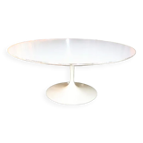 Coffee table by Eero saarinen for Knoll international