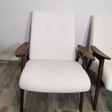 Paire de fauteuils par Jaroslav Smidek restaurés