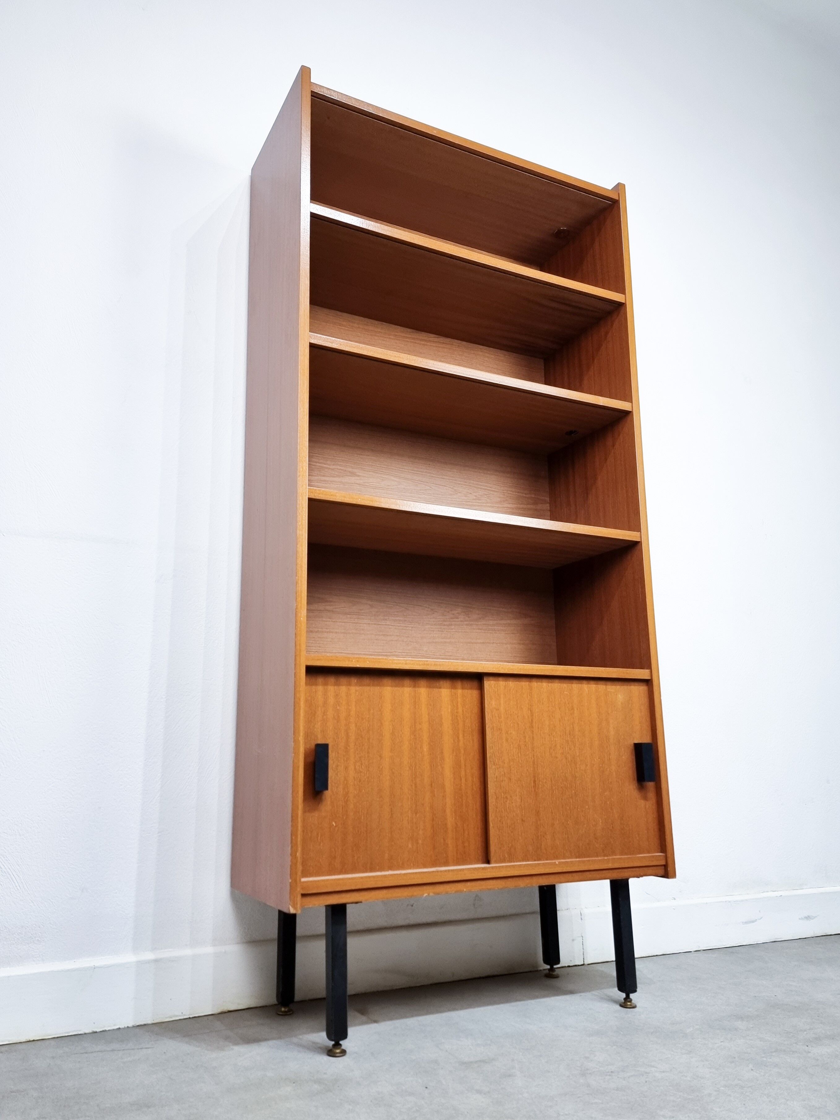 Bookcase 60
