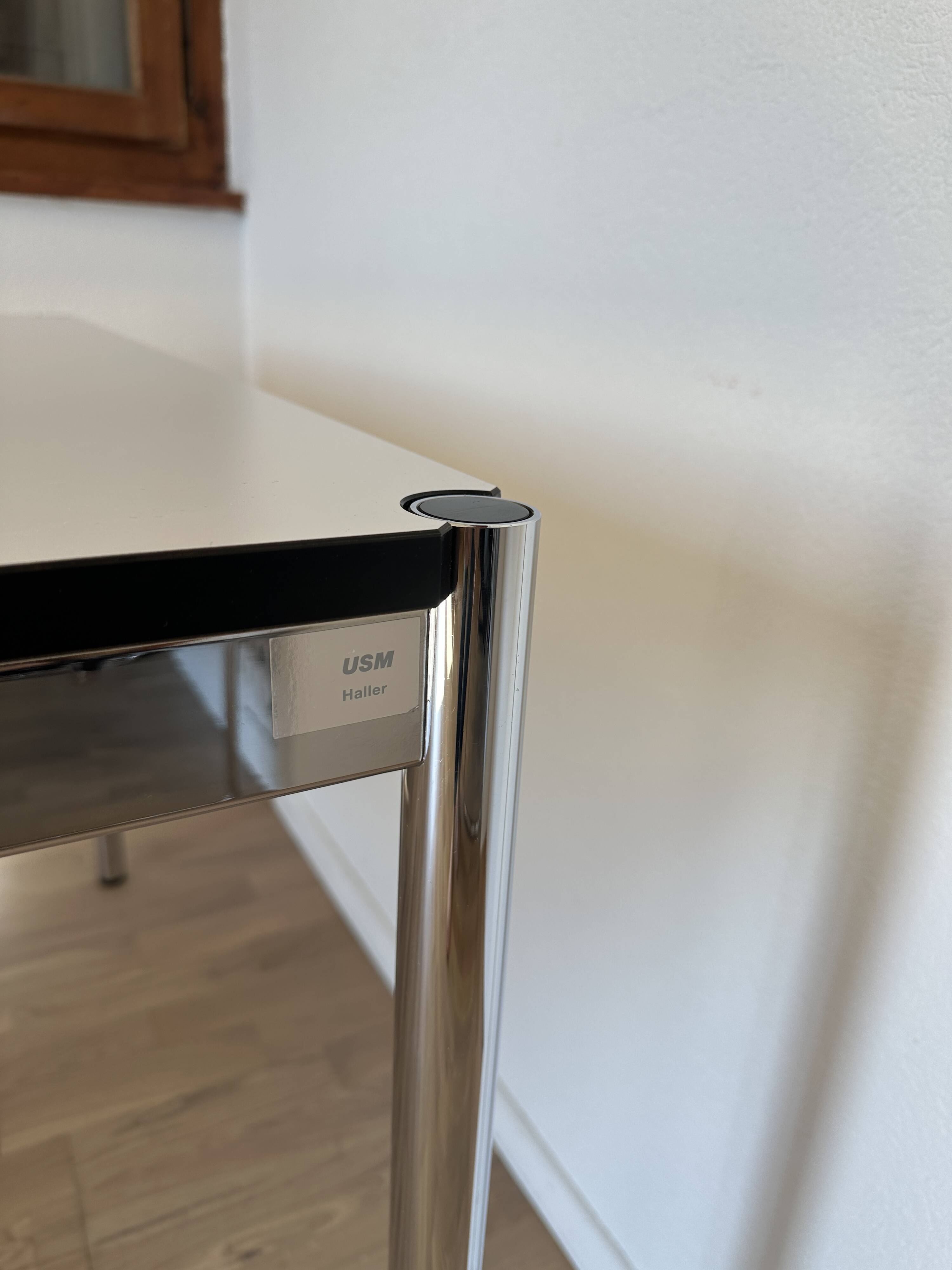 Bureau USM Haller en stratifié gris perle