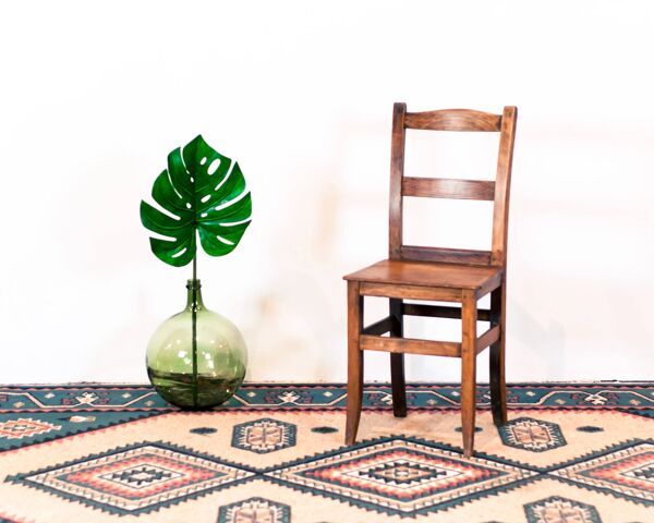 Chaise d'appoint / chaise de cuisine en bois ancien