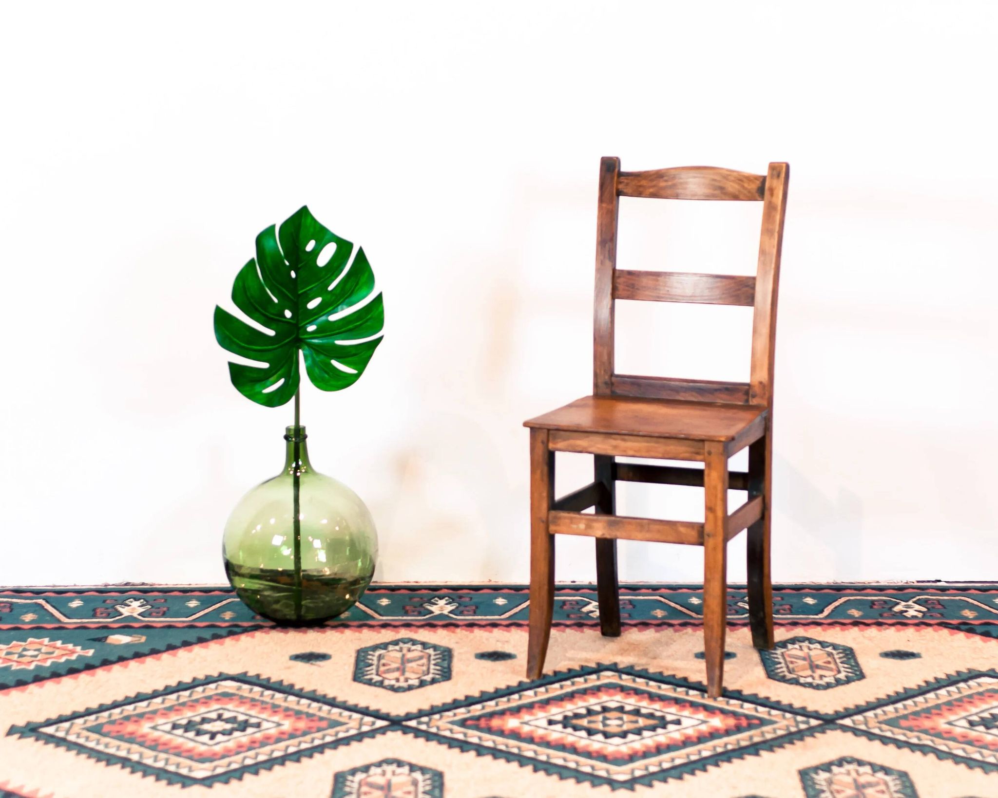 Chaise d'appoint / chaise de cuisine en bois ancien