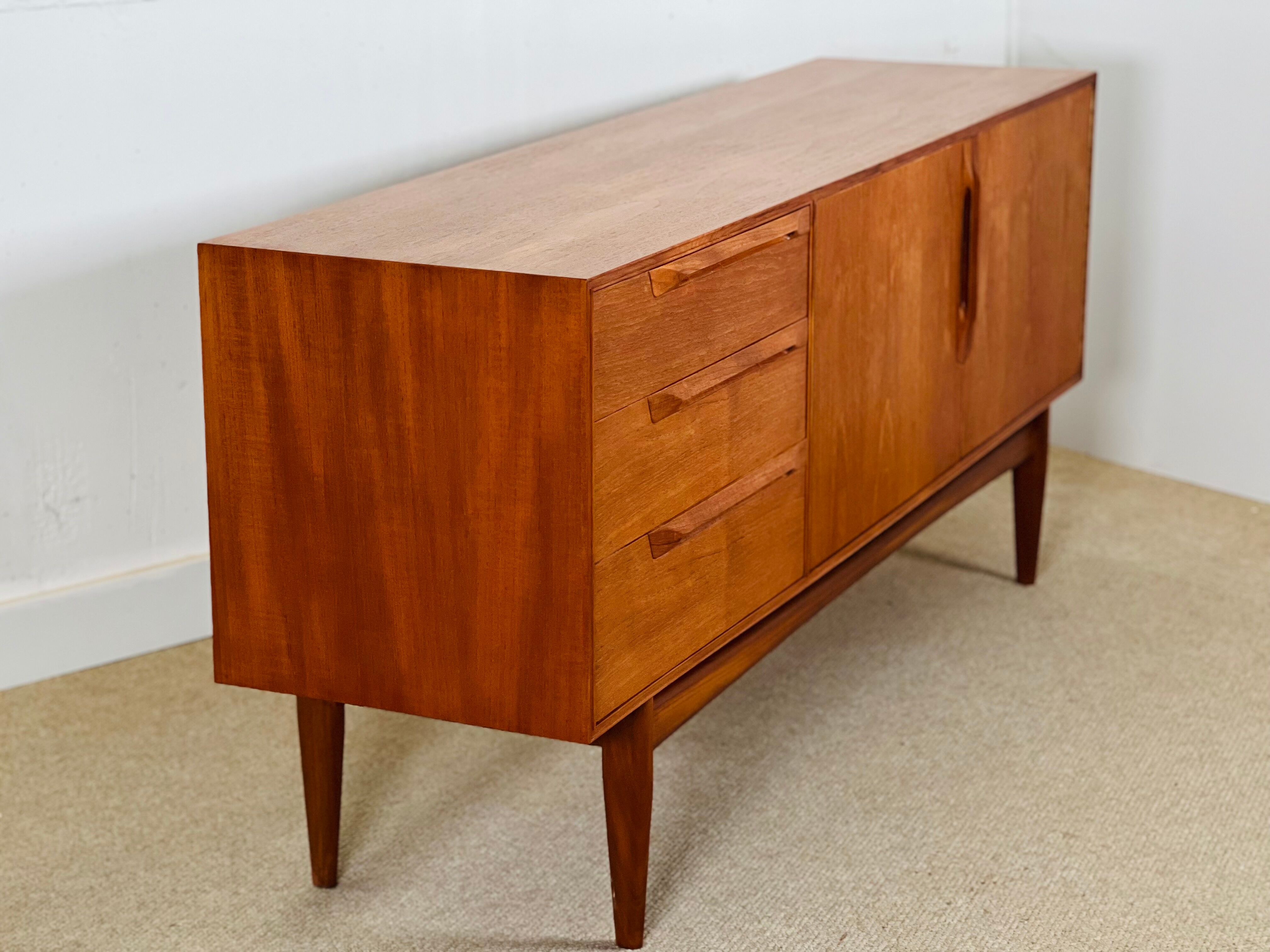Enfilade en teck de McIntosh, collection Eden