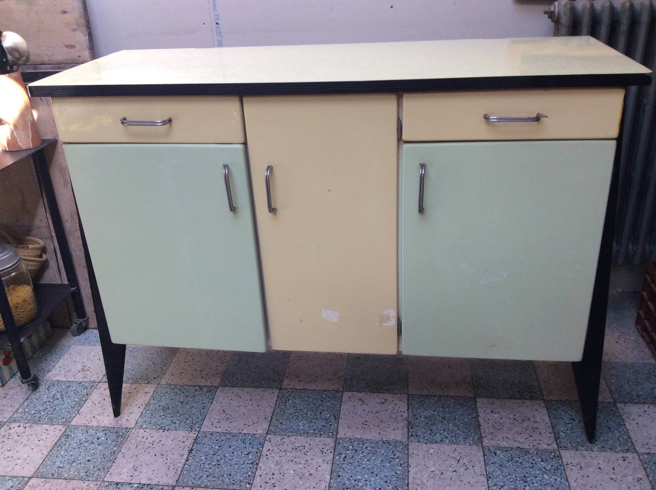 Kitchen sideboard in wood and Formica