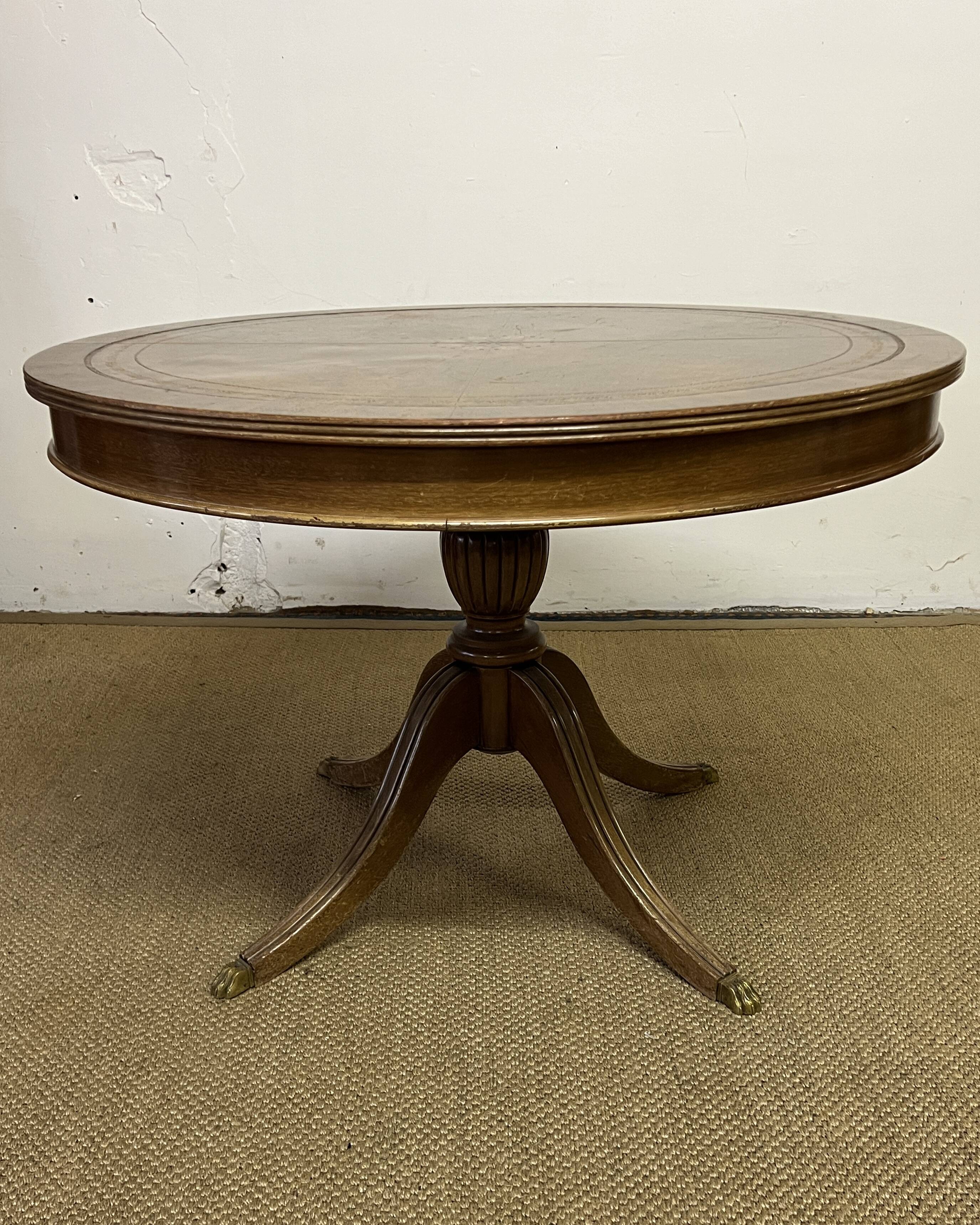 Empire style round table "Lion's Paws"