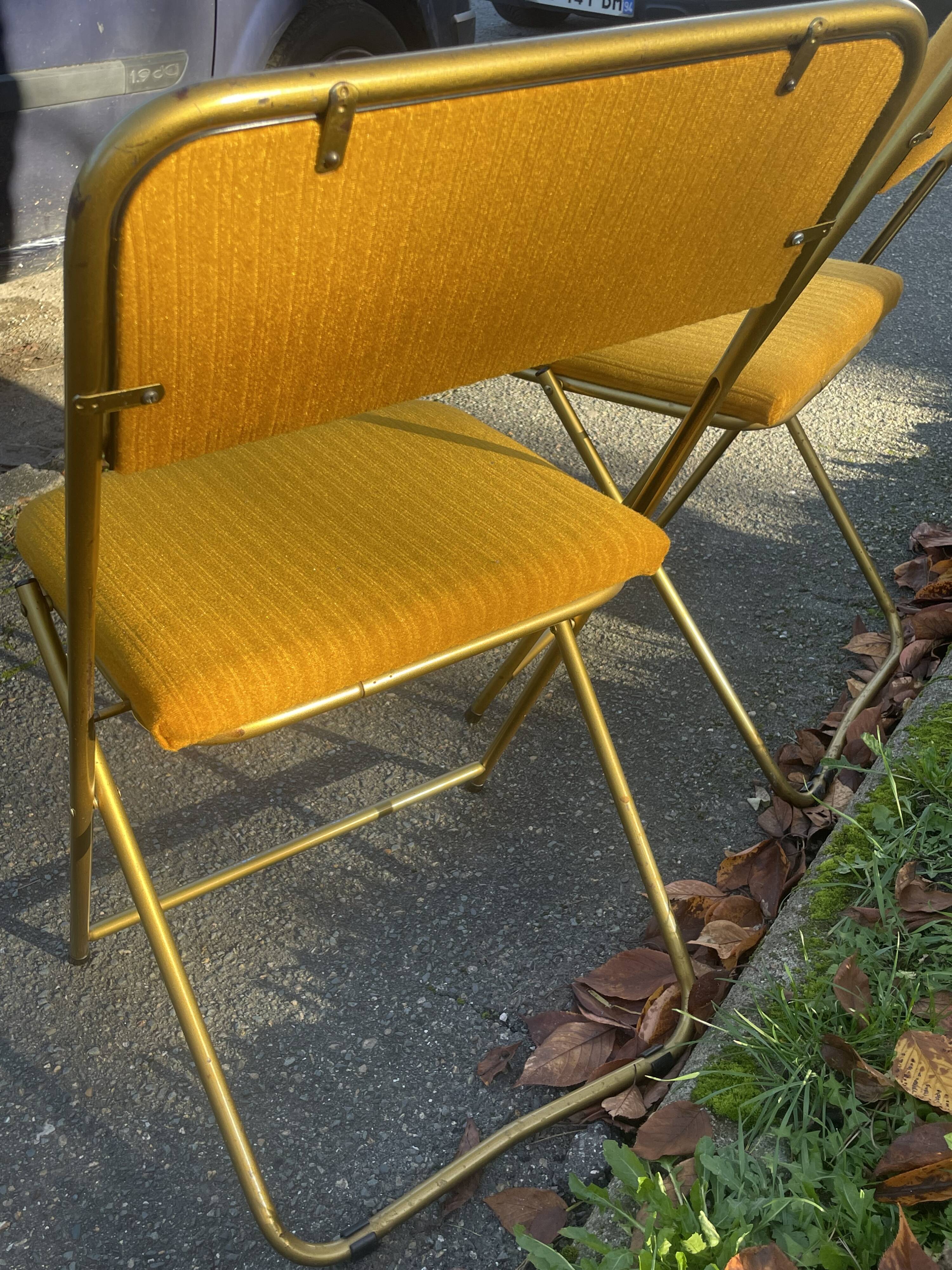 2 Lafuma folding chairs