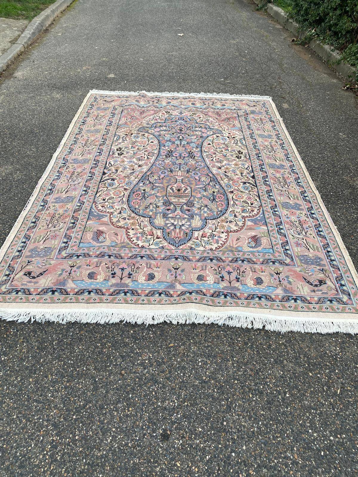 Tapis persan en laine tissée violet fleuri 280x190cm