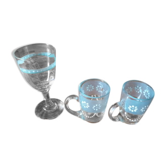 Set of 3 small enamelled liquor glasses eighteenth century