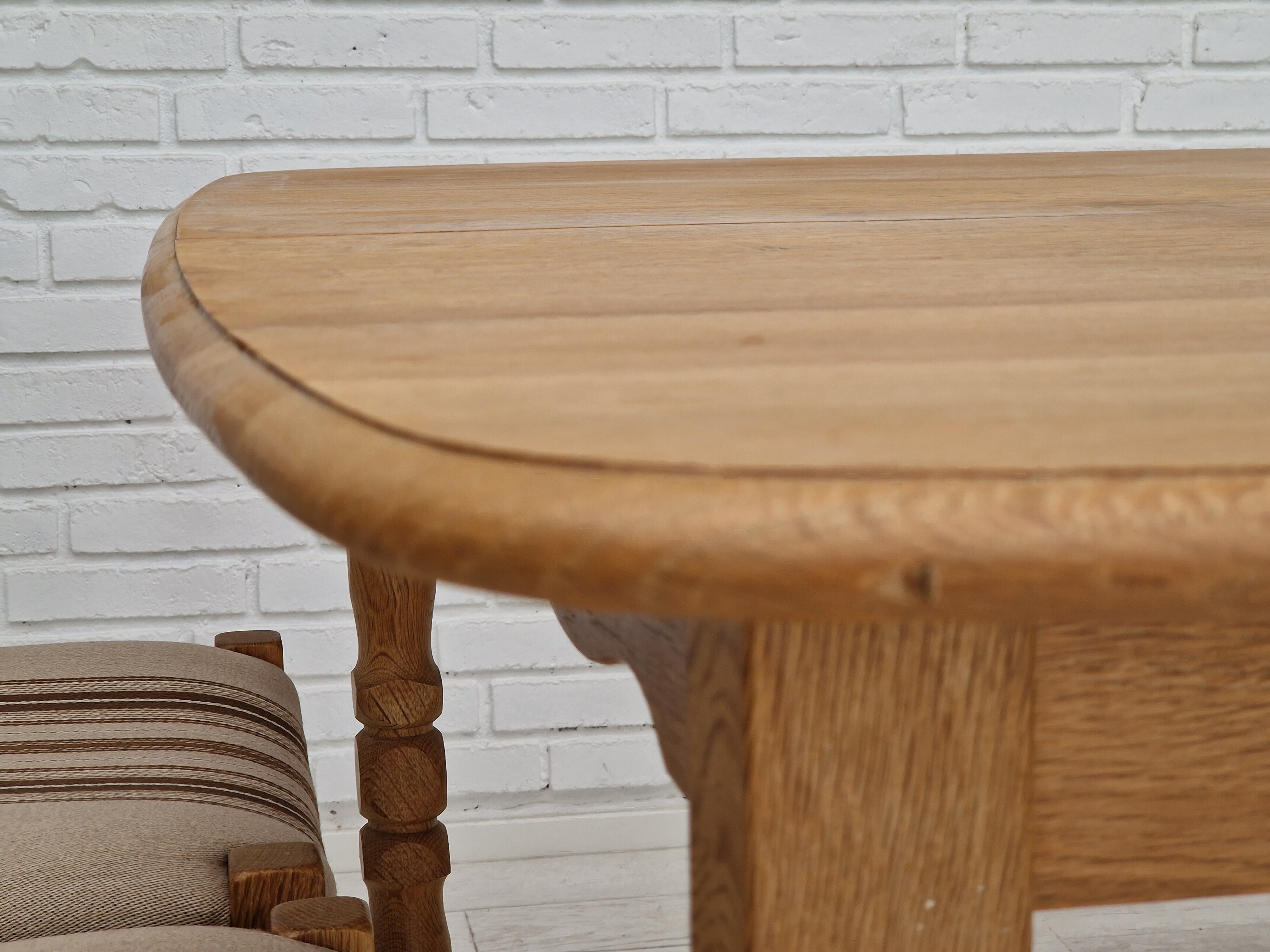 Danish dinning set of table and four chairs in oak and wool.