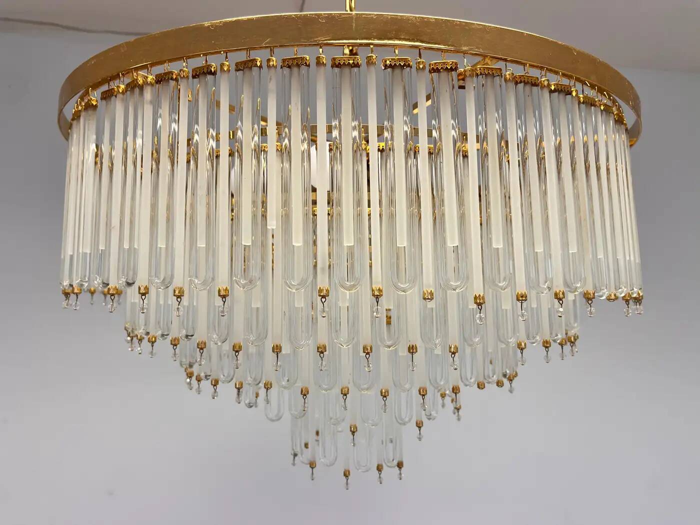 Paire de grands lustres en verre et laiton autrichiens XXL - années 1980