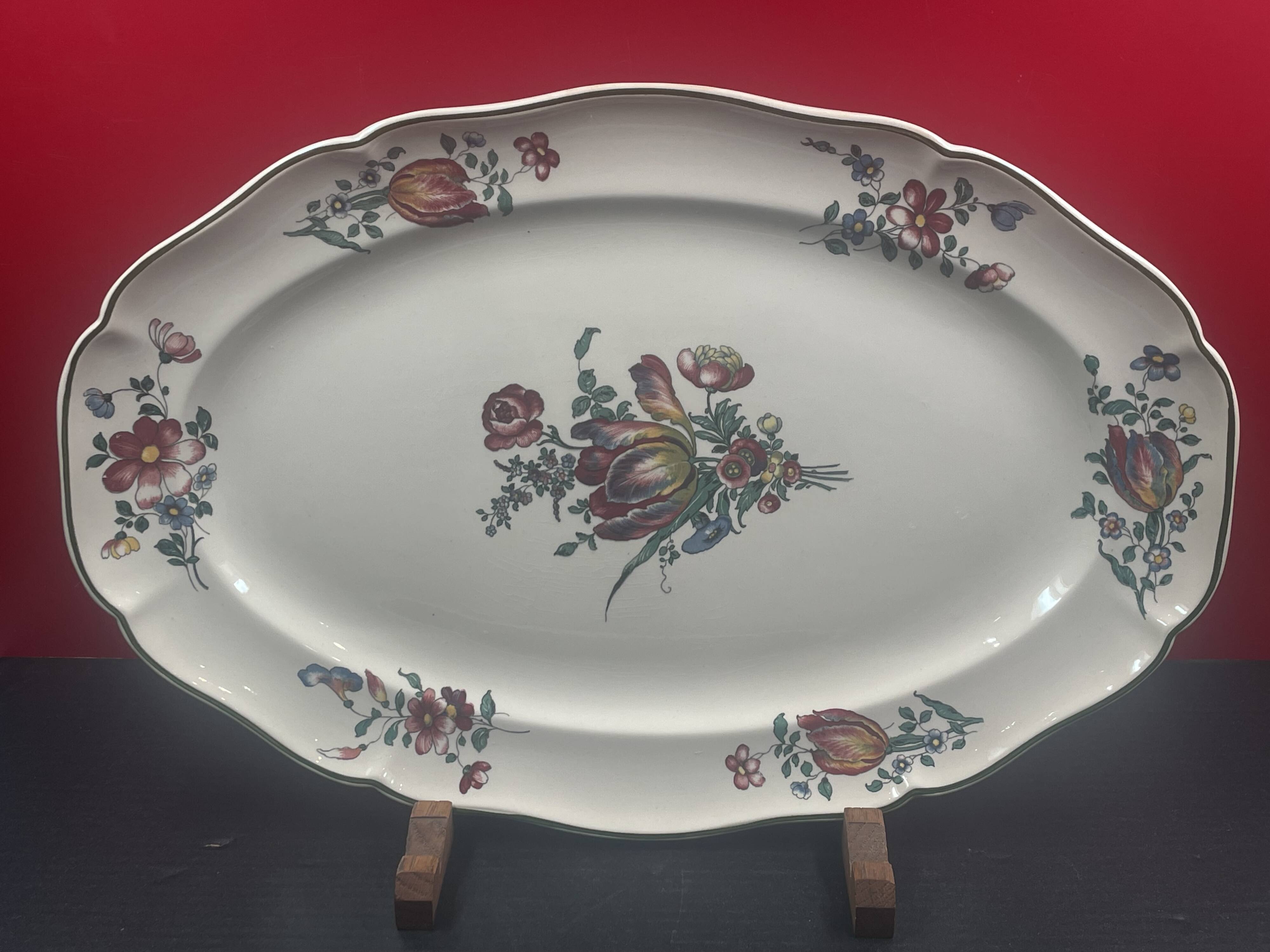 Large oblong dish Villeroy and Boch Mettlach Model 1562 - 46 x 30.5 cm