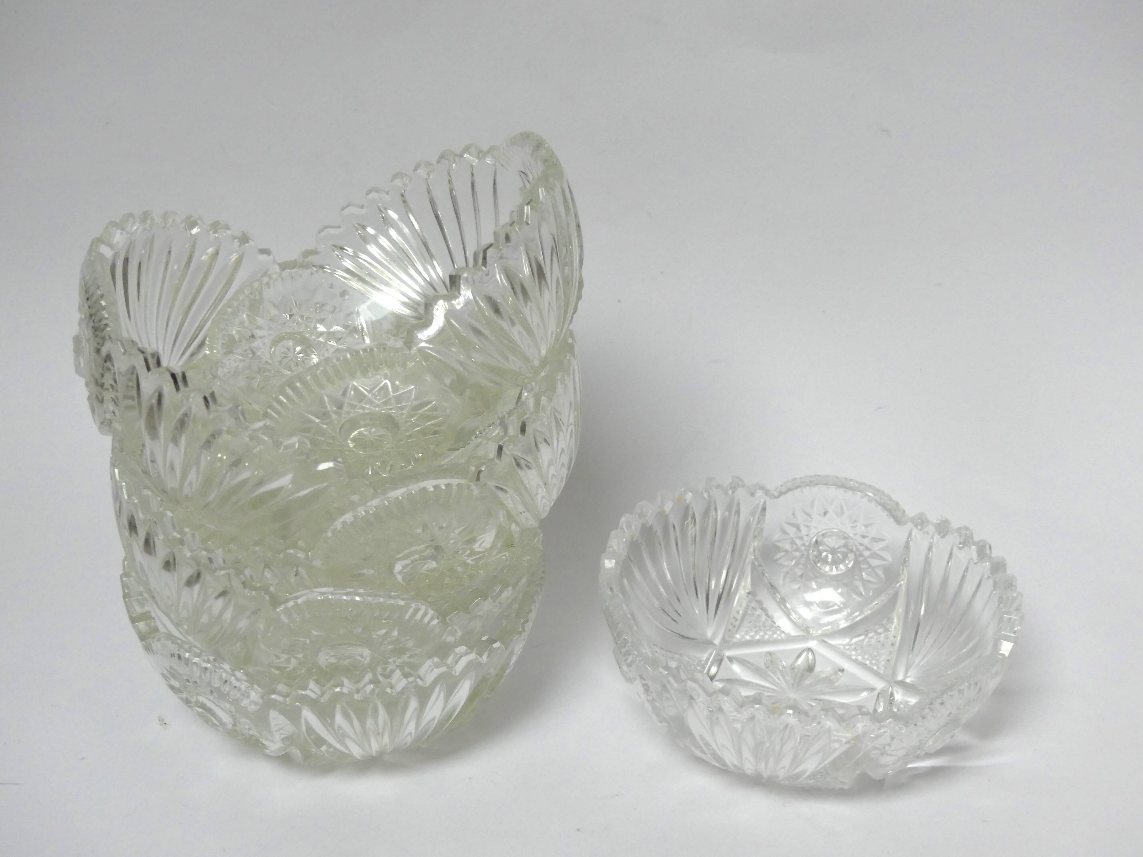 Chiseled glass cups