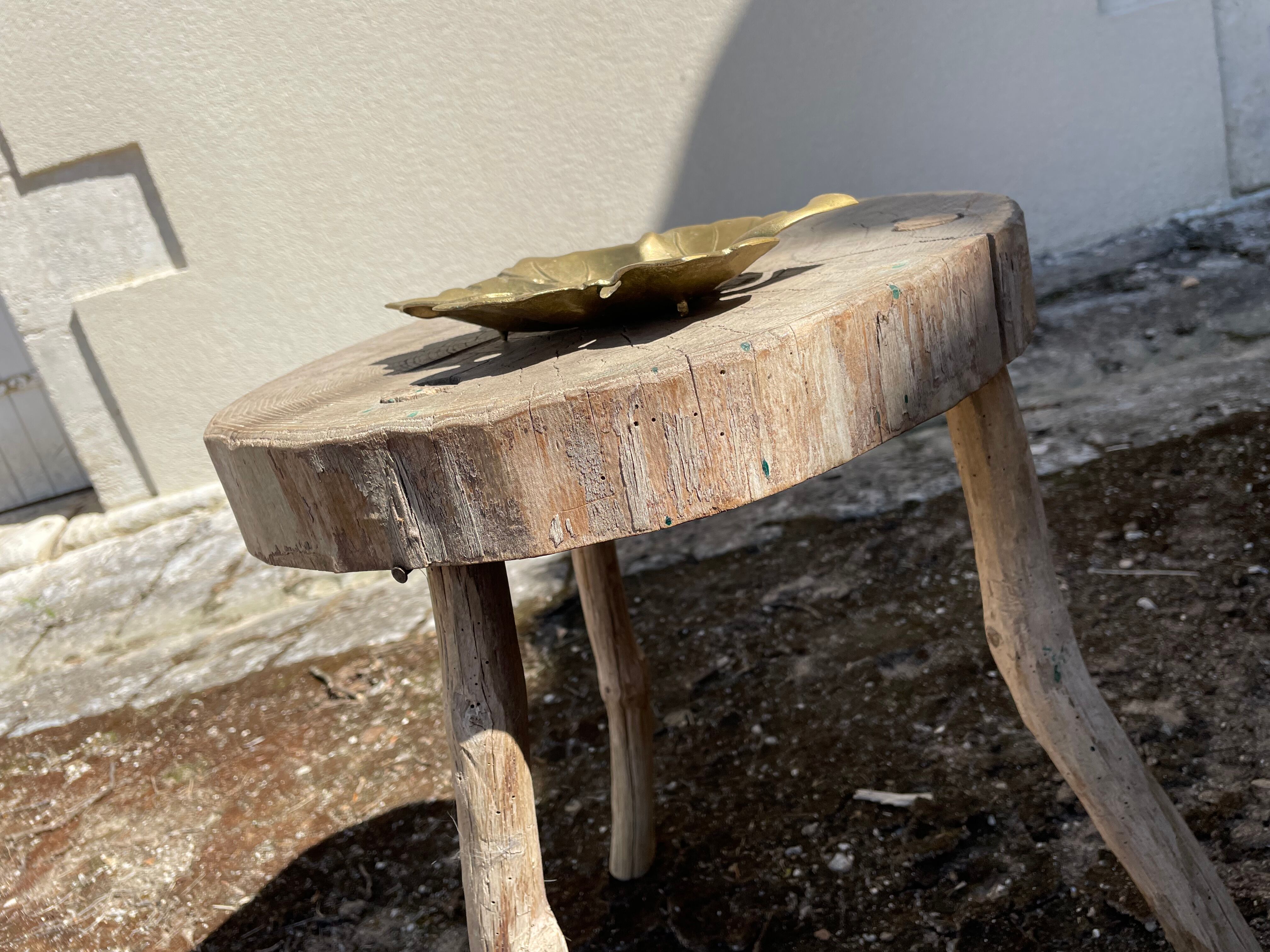 Empty brass leaf pocket