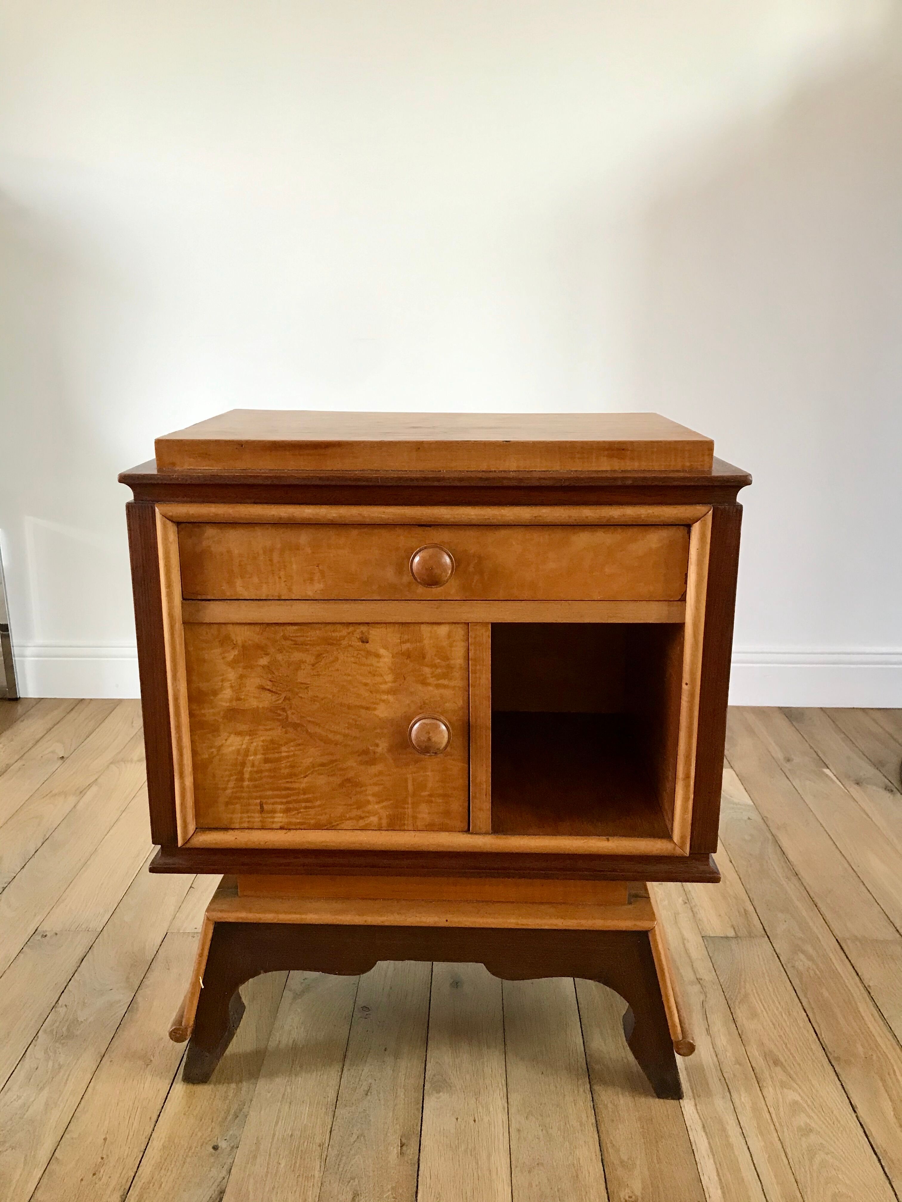 Bedside table in orm magnifying glass art deco 30s