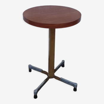 Round bistro table, pedestal table