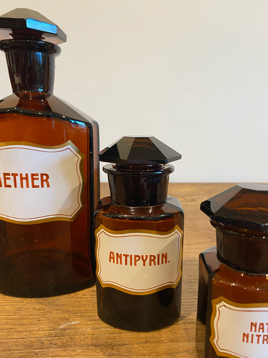 Set of 7 apothecary bottles
